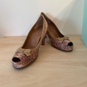 Aerosoles Like New Condition Beautiful Snake Skin Look 3” Heels Open Toe SHoes